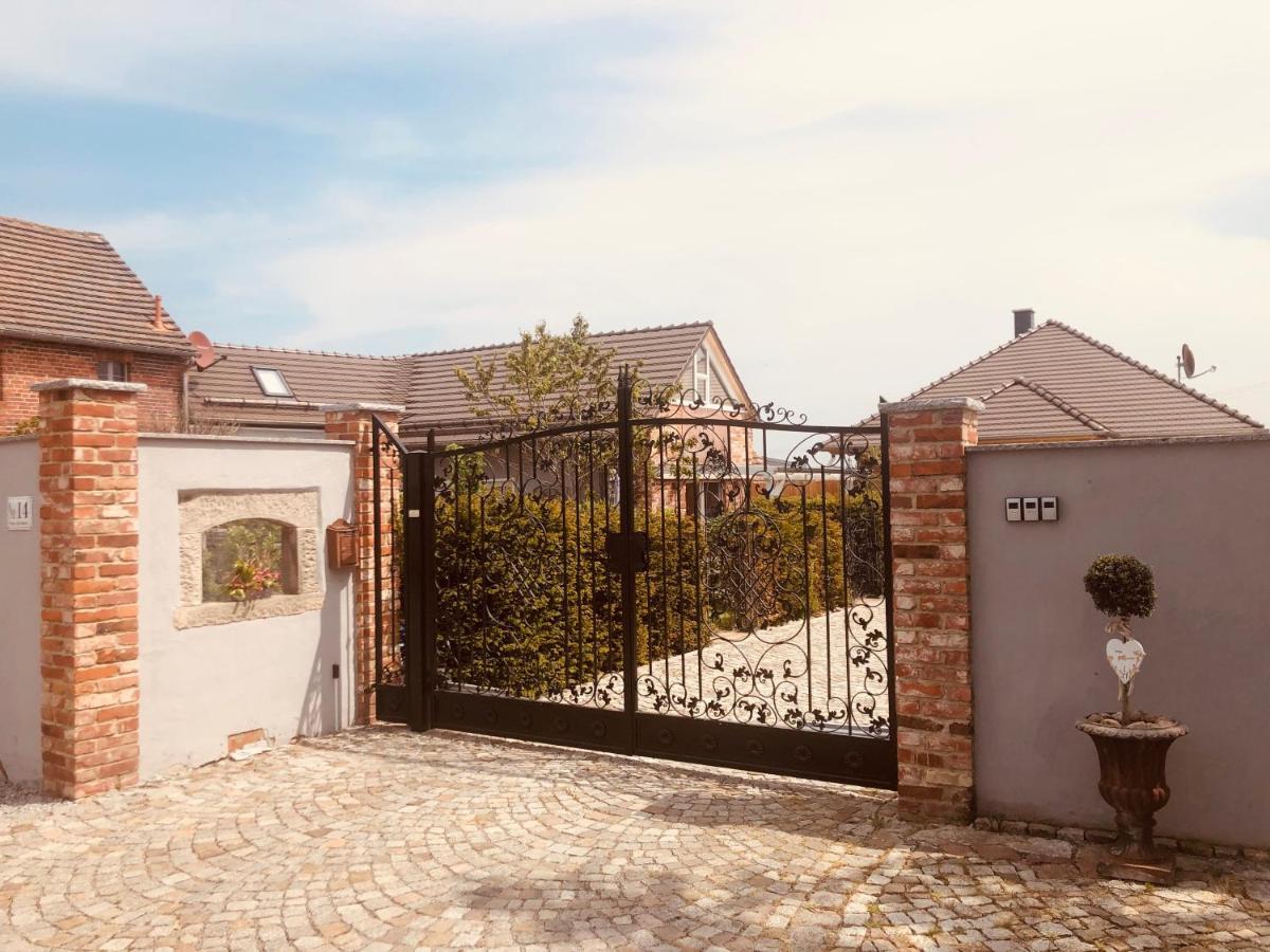 Alte Schmiede Mit Sauna, Pool Und Whirpool Im Aussenbereich Schoenstes Ferienhaus Der Lausitz Elsterheide Εξωτερικό φωτογραφία
